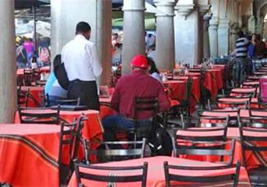 Restauranteros resienten baja en las ventas Restauranteros resienten baja en las ventas