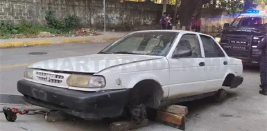 Hallan Tsuru robado; estaba desvalijado Hallan Tsuru robado; estaba desvalijado