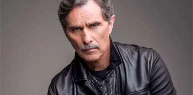 Humberto Zurita reinventa al patán Humberto Zurita reinventa al patán