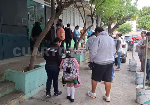 A&uacute;n con el fr&iacute;o miles regresaron a clases