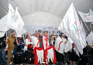 Levantan segunda bandera blanca por la alfabetización Levantan segunda bandera blanca por la alfabetización