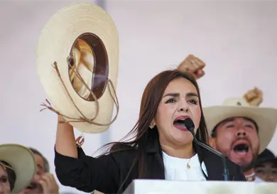 Entregan marca Carlos Manzo a Grecia Quiroz Entregan marca Carlos Manzo a Grecia Quiroz