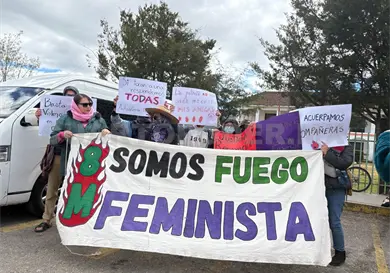 Acuerpan a v&iacute;ctimas en su primera audiencia