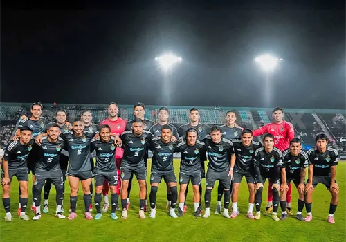 Mois&eacute;s Villatoro se estrena con Canc&uacute;n FC