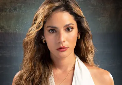 Oka Giner explora la maternidad