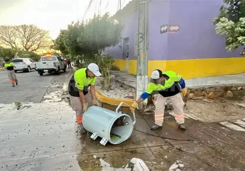 Intensos vientos provocan ca&iacute;da de transformador