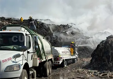 Controlado al 85 % incendio en basurero