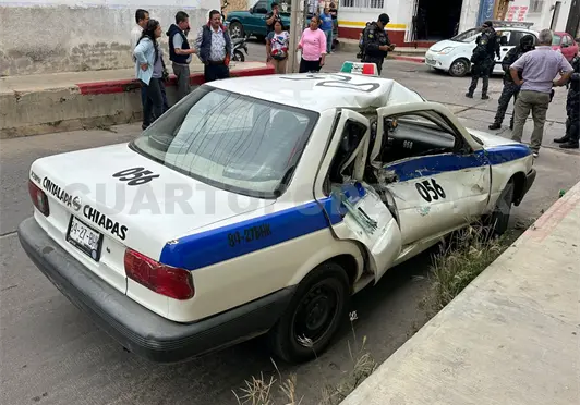 Veh&iacute;culo blindado embiste a taxi local