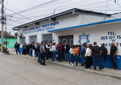 Entregan la comandancia de Ocozocoautla