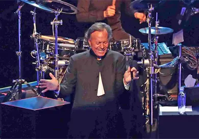 Responde a acusaciones