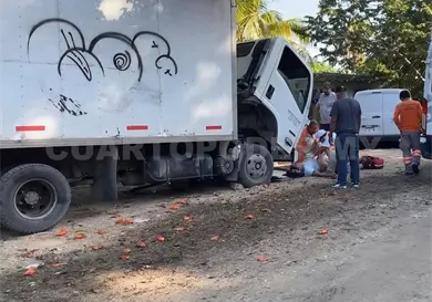 Le falla el gato hidráulico y un cabezal lo prensa Le falla el gato hidráulico y un cabezal lo prensa
