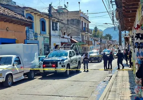 Atacan a balazos a polic&iacute;a municipal