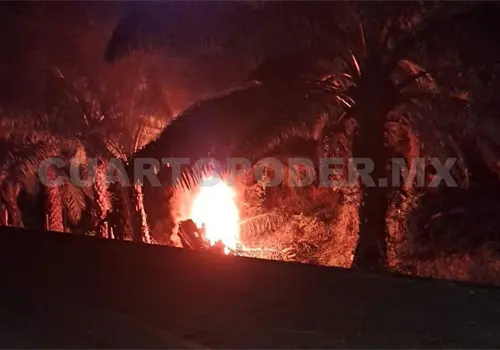 Muere pareja calcinada en incendio de unidad