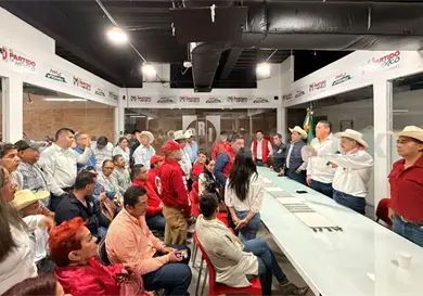 Busca el PRI regreso de "viejos cuadros"