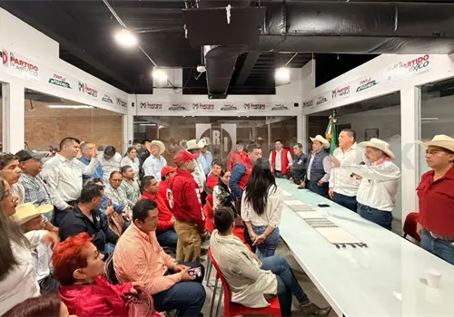 Busca el PRI regreso de "viejos cuadros"