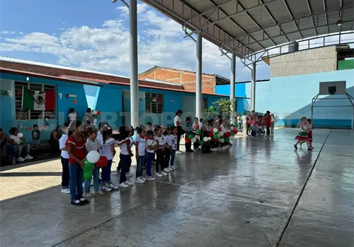 Suspenden actividades en escuelas por humo