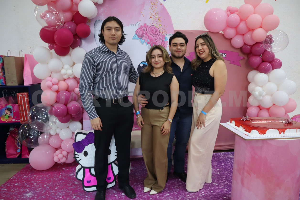 María Fernanda y su mundo de gatitos