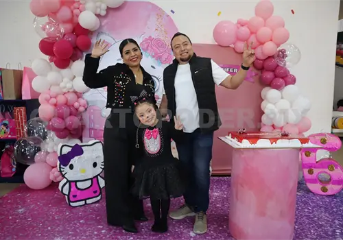 María Fernanda y su mundo de gatitos María Fernanda y su mundo de gatitos