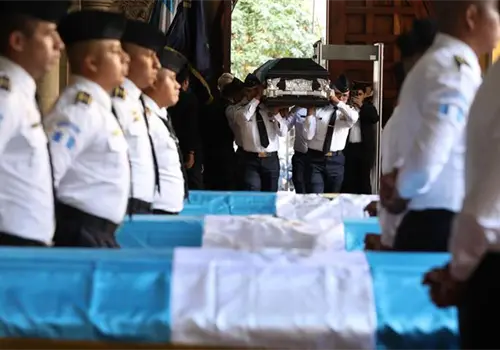 Van 9 detenidos por el asesinato de nueve polic&iacute;as