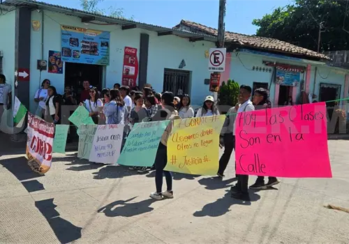 Exigen profesores de Conafe salarios dignos