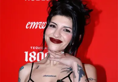 Cazzu lanza indirecta a Nodal