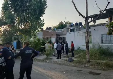 Lo hallan ahorcado dentro de su casa Lo hallan ahorcado dentro de su casa