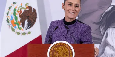 Presenta credencial del Servicio Universal de Salud