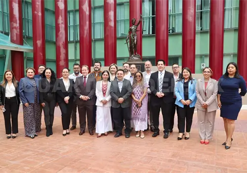 Moreno Guill&eacute;n realiza visita a la sede del PJF