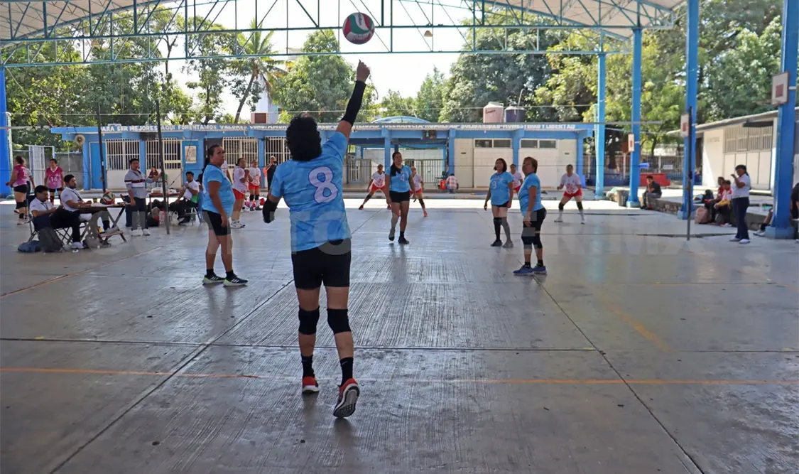 La jornada 9 marcó el regreso del Campeonato de Liga femenil de la OMA, en una nueva sede, la primaria Camilo Pintado. Samuel Meneses/CP