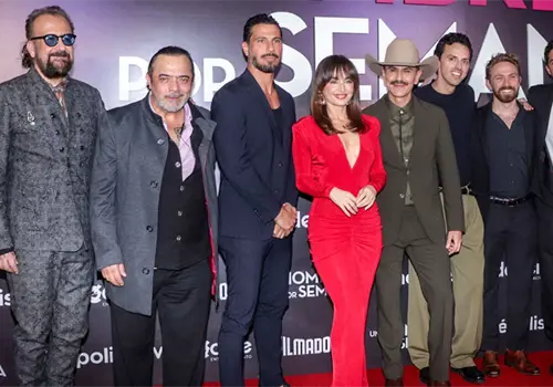 Un retrato de la mujer contemporánea Un retrato de la mujer contemporánea