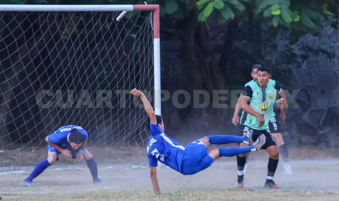 Recursos Humanos y Real Bañil protagonizarán la final de veteranos plata en la cancha Fut 7 San Ángel. Cortesía