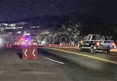 Asaltan a sacerdotes en carretera Asaltan a sacerdotes en carretera
