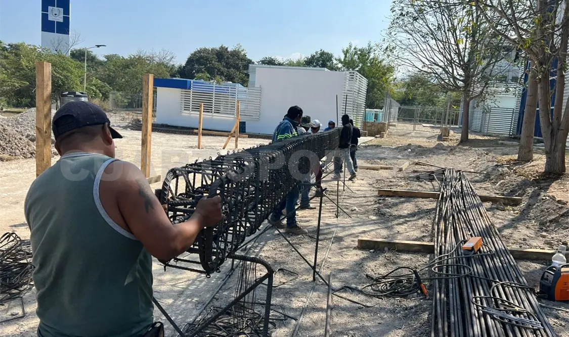 Avanzan en trabajos de edificios de Medicina