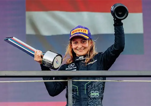 Mujer piloto podría tomar un lugar en la Fórmula 1 Mujer piloto podría tomar un lugar en la Fórmula 1