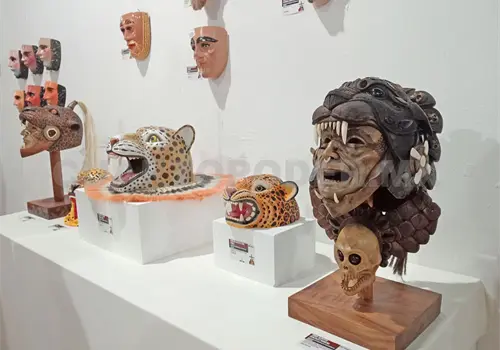 Exhiben obras de artesanos chiapanecos Exhiben obras de artesanos chiapanecos