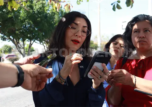 Denuncian supuestos despidos a docentes