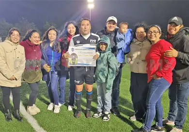 Entregan reconocimiento a Rafael Sánchez Entregan reconocimiento a Rafael Sánchez