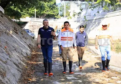 Da Ángel Torres seguimiento a trabajos de desazolve Da Ángel Torres seguimiento a trabajos de desazolve