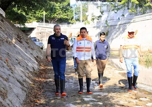 Da Ángel Torres seguimiento a trabajos de desazolve Da Ángel Torres seguimiento a trabajos de desazolve