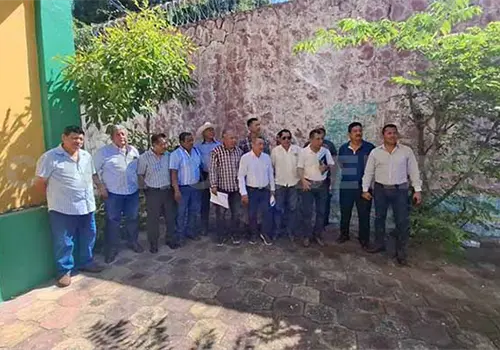 Se deslindan campesinos de declaraciones del l&iacute;der