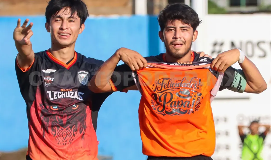 Cruz (derecha) continúa con su racha goleadora en el campeonato, sumando ya 21 anotaciones. Diego Pérez/CP