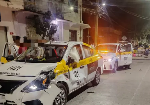 No respetan el alto y provocan choque No respetan el alto y provocan choque