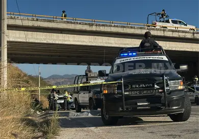 Hallan cadáver a un costado de vía federal Hallan cadáver a un costado de vía federal