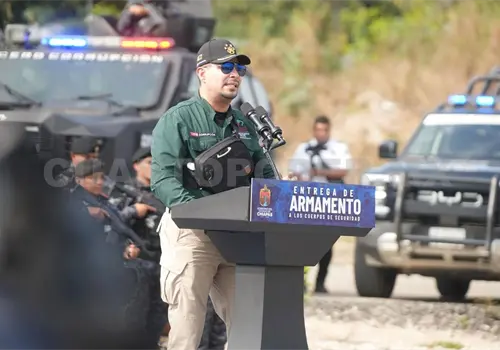 Más armas para policías; vendrá otro helicóptero Más armas para policías; vendrá otro helicóptero