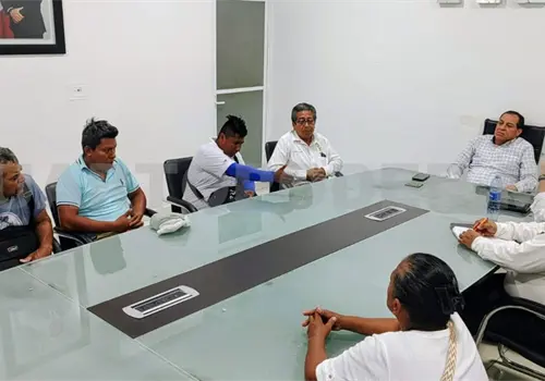 Piden ayuda a alcalde por mujer acusada de robo