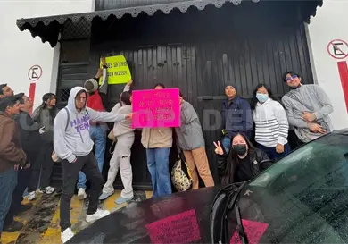 Egresados de Medicina toman la Universidad Benito Juárez Egresados de Medicina toman la Universidad Benito Juárez