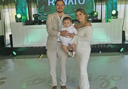 El peque&ntilde;o Renato fue bautizado