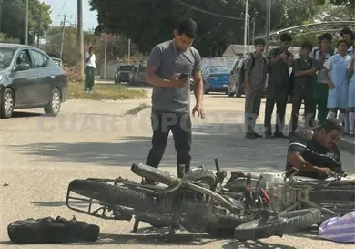 Motociclistas se estrellan de frente; un lesionado Motociclistas se estrellan de frente; un lesionado
