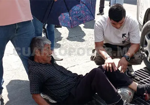 Colectivo atropella a octogenario Colectivo atropella a octogenario