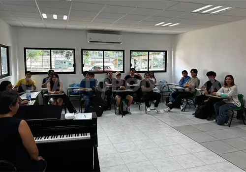 Convoca a curso preuniversitario de Música Convoca a curso preuniversitario de Música